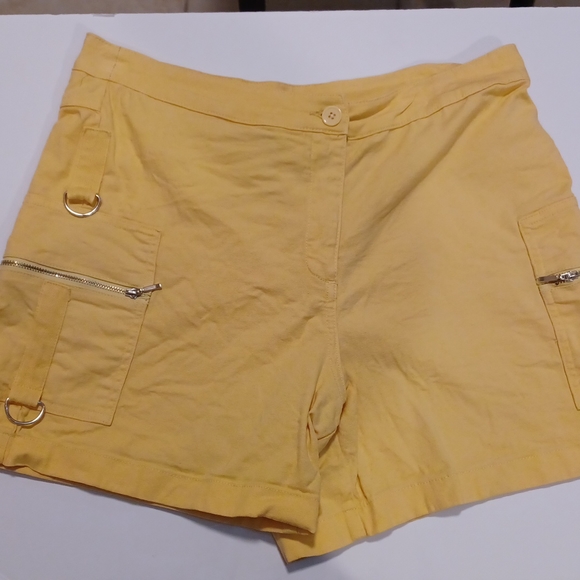 Aldo trevi yellow shorts size 8 zippered pockets cotton cargo style - Picture 2 of 10